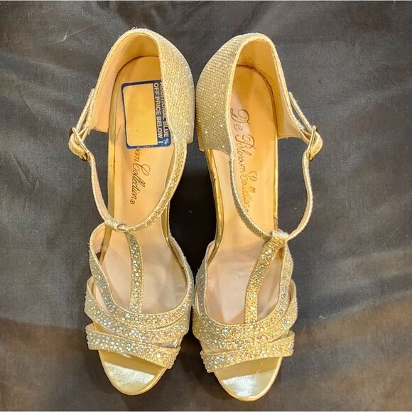 BRAND NEW DE BLOMSSOM COLLECT GLITTER RHINESTONE T-STRAP PLATFORM WEDGE SANDALS - Picture 2 of 16